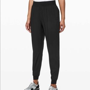 LULULEMON WOMENS WANDERER JOGGER SIZE 6